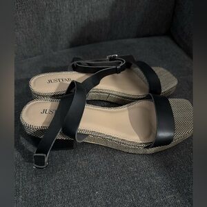 NWOT Just Fab heeled sandal
